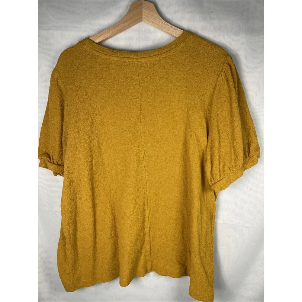 LOFT Plus Mustard Yellow Textured Puff Sleeve Top – Size 16/18 Preowned